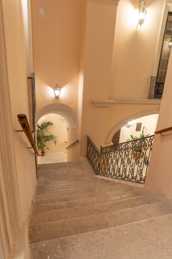 Il Cavaliere Al Borgo Antico Hotel โกแปร์ติโน ภายนอก รูปภาพ