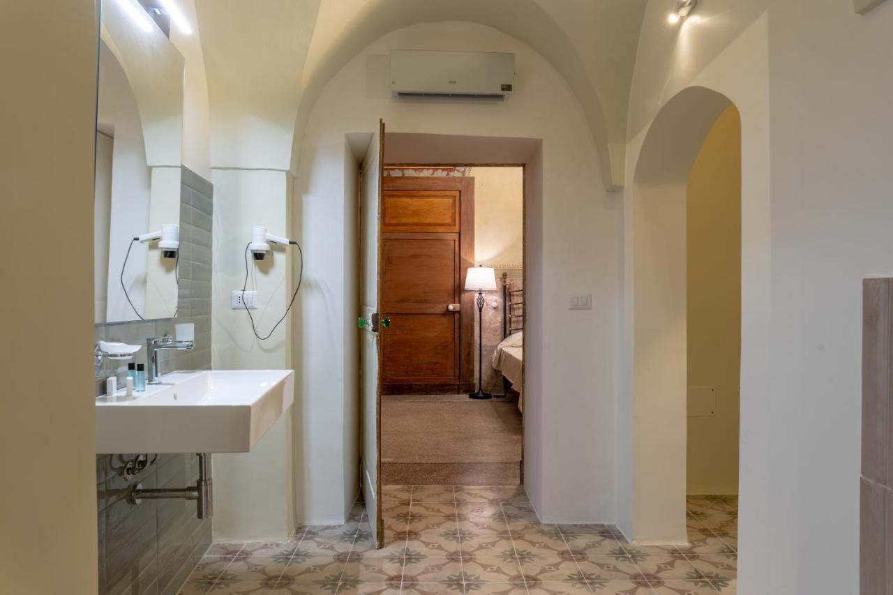Il Cavaliere Al Borgo Antico Hotel โกแปร์ติโน ภายนอก รูปภาพ