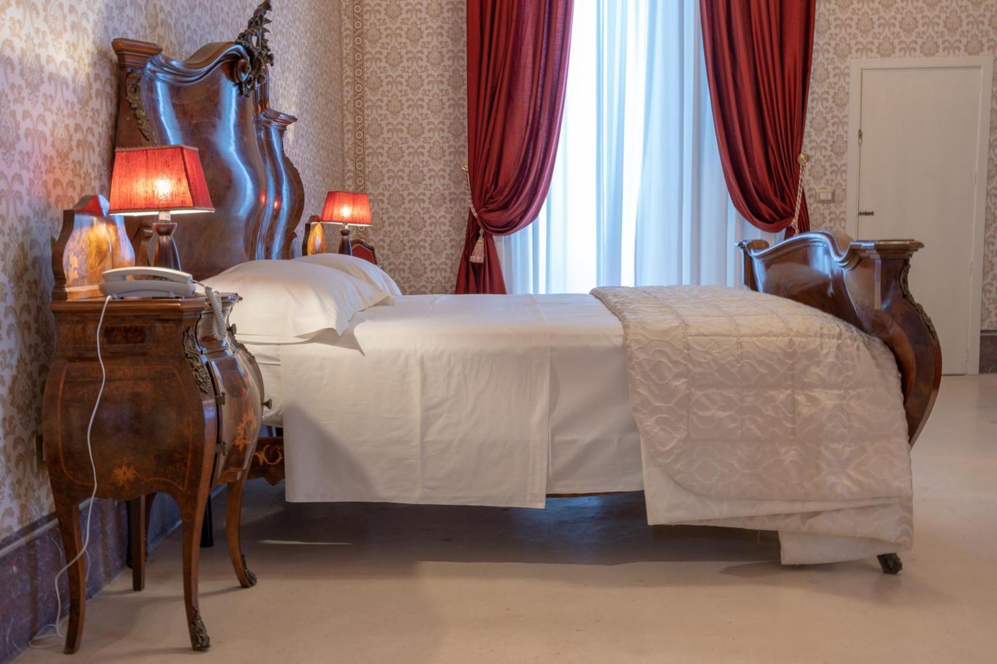 Il Cavaliere Al Borgo Antico Hotel โกแปร์ติโน ภายนอก รูปภาพ