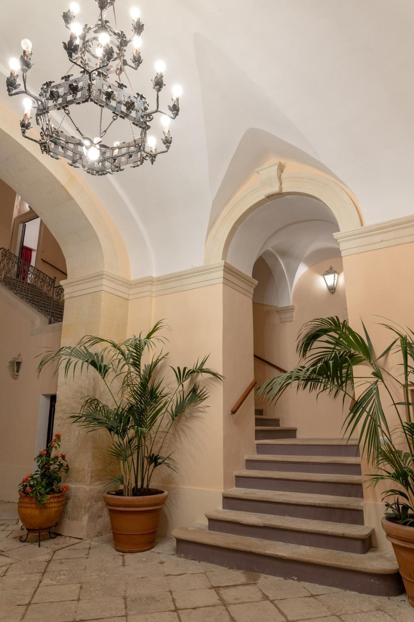 Il Cavaliere Al Borgo Antico Hotel โกแปร์ติโน ภายนอก รูปภาพ